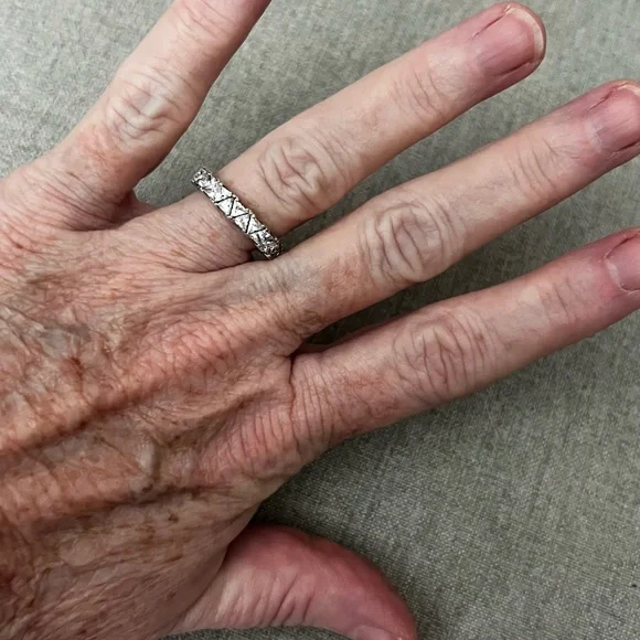 2.80 Ct Trillion cut Eternity Anniversary Band Wedding Ring - Picture 4 of 6